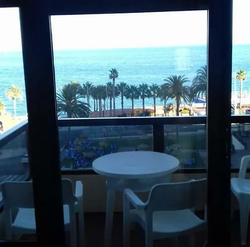 Apartamento-estudio First Line Of The Malaga -benalmadena 贝纳尔马德纳